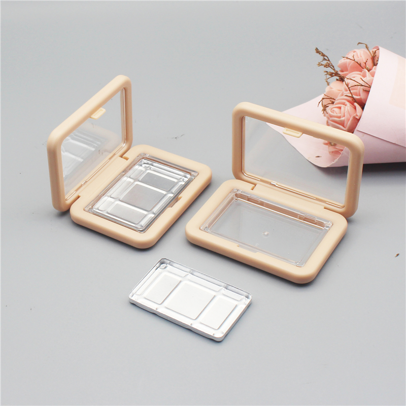 Transparent rectangular blush highlighter box